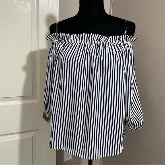 Charlotte Russe women’s striped blouse cold shoulder medium blue/white - Picture 1 of 8